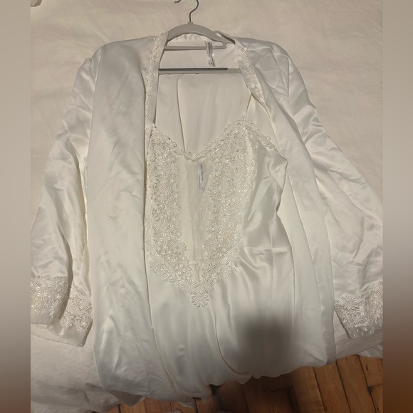 Flora Nikrooz Showstopper Chemise Dress AND Matching Robe - Picture 5 of 9